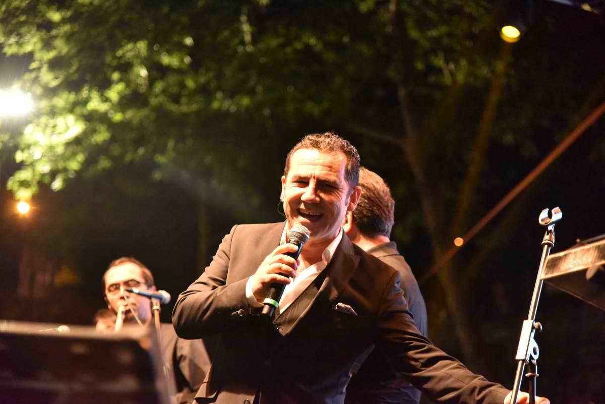 Ferhat Göçer'le müzik şöleni