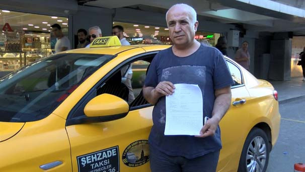 İstanbul'da taksiciye saldırı kamerada !