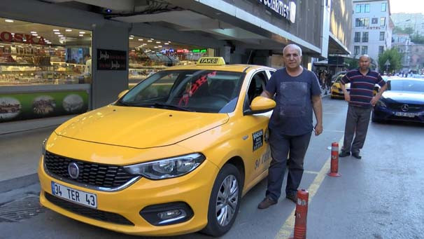 İstanbul'da taksiciye saldırı kamerada !