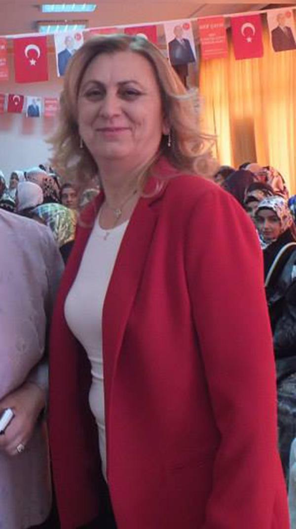 Muhtar dehşeti ! Belediye başkanının eşi ve CHP ilçe başkanını vurdu - Resim : 1