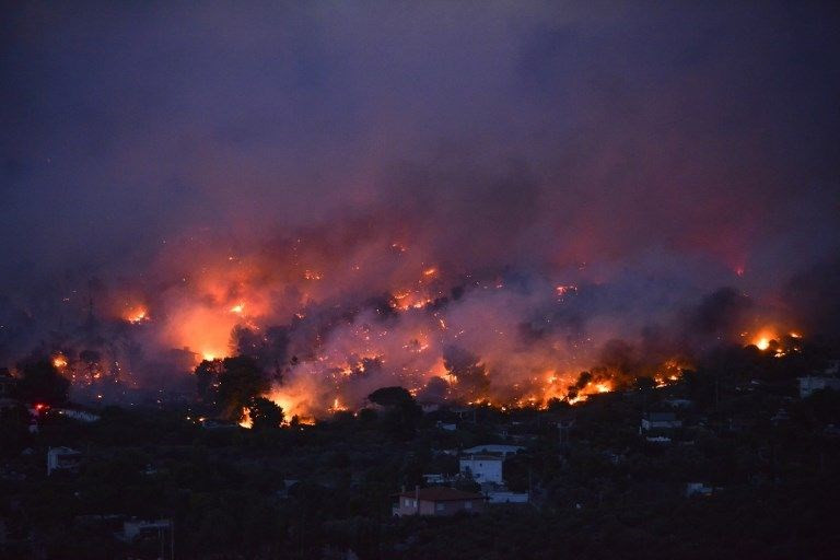 Yunanistan'daki yangın felaketinde korkunç fotoğraf