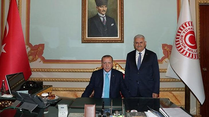 Cumhurbaşkanı Erdoğan ve Yıldırım'ın fotoğrafına tepki yağdı