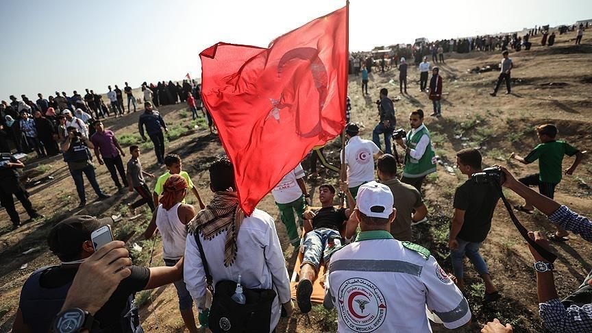 İsrail Türk bayrağı taşıyan Filistinli genci vurdu