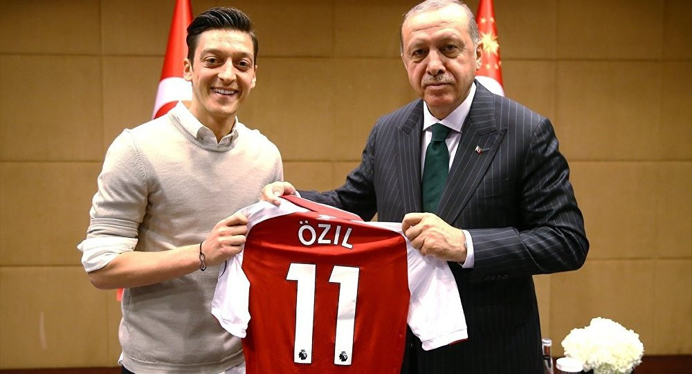 Mesut Özil'in babasından 'Erdoğan' fotoğrafı yorumu !