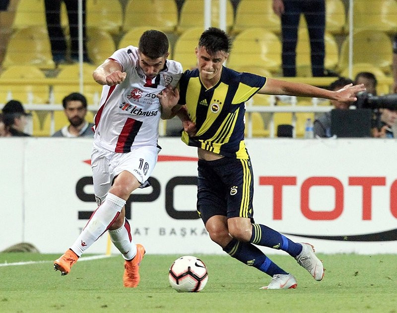 Devlerin gözü Eljif Elmas'ta