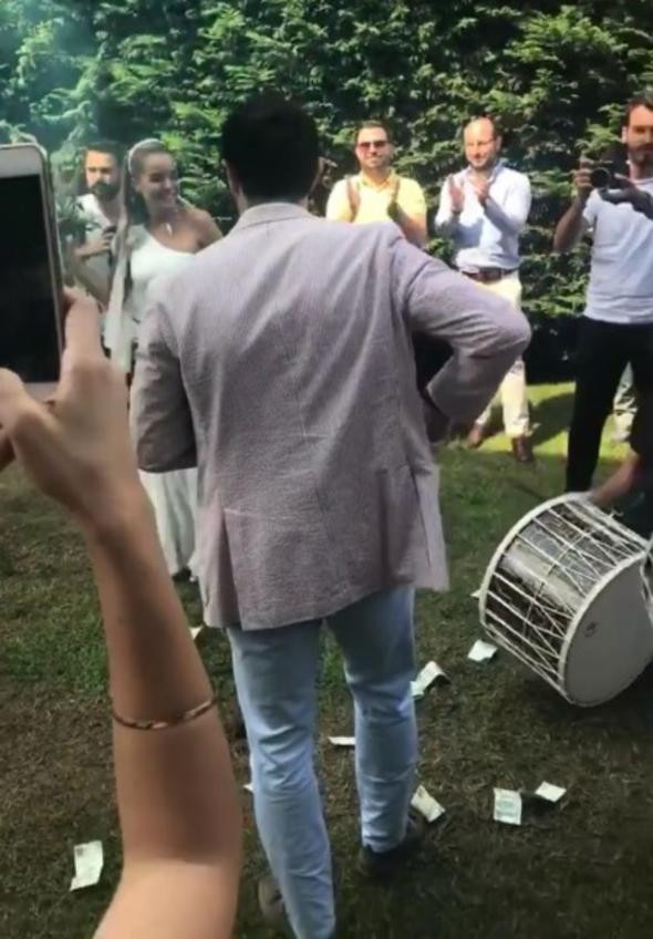 Bengü evlendi ! İşte ilk fotoğraflar