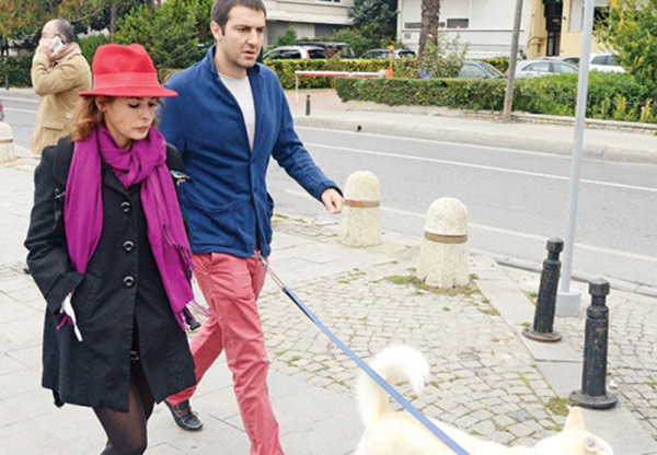 Pelin Batu anne oldu