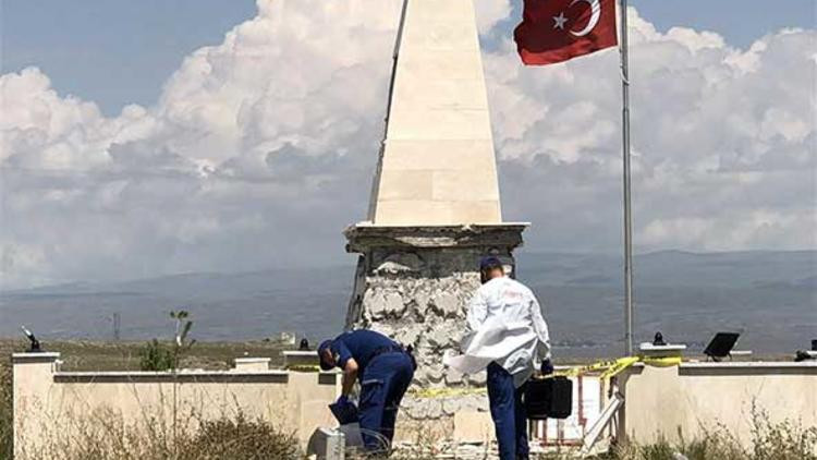Şehitler anıtına çirkin saldırı