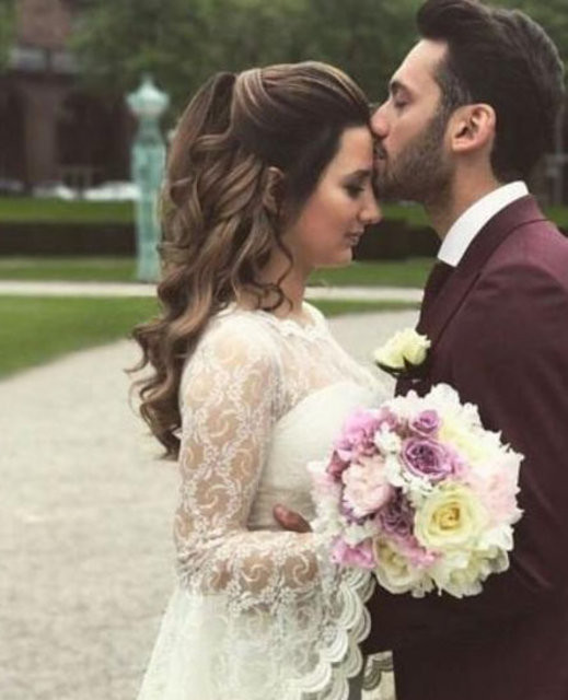 Hakan Çalhanoğlu sarışın güzelle yakalandı