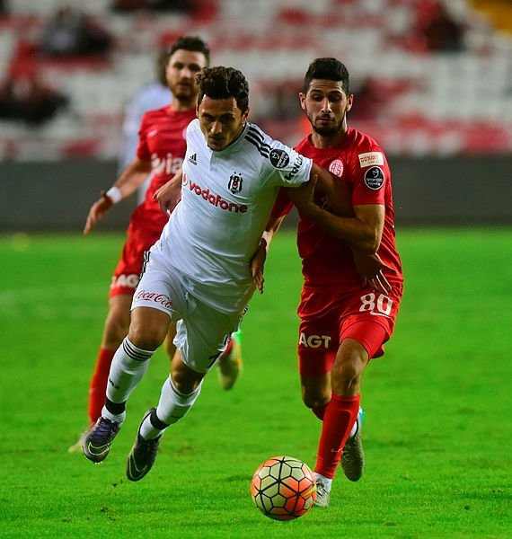 İşte Emre Akbaba'nın ilginç hikayesi !