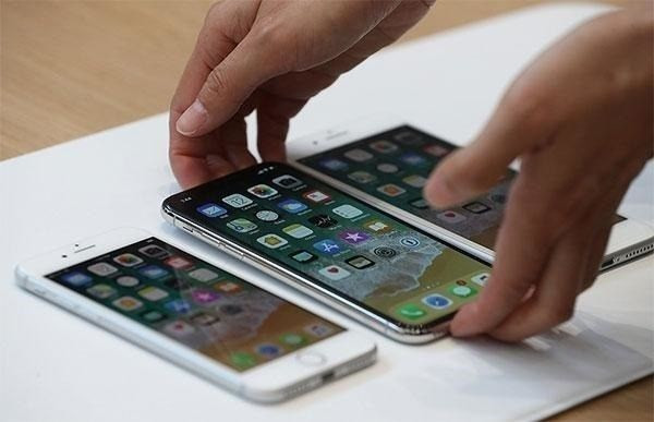 Apple'dan Türkiye için iPhone'lara gece yarısı zammı