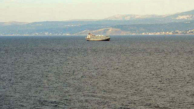 Şarbon virüsü taşıdığı iddia edilen gemi İzmir'de