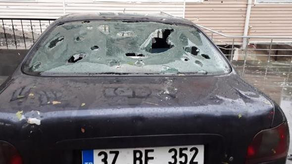 Dolu yağışı fena vurdu; 370 araç ve 90 evde hasar var...