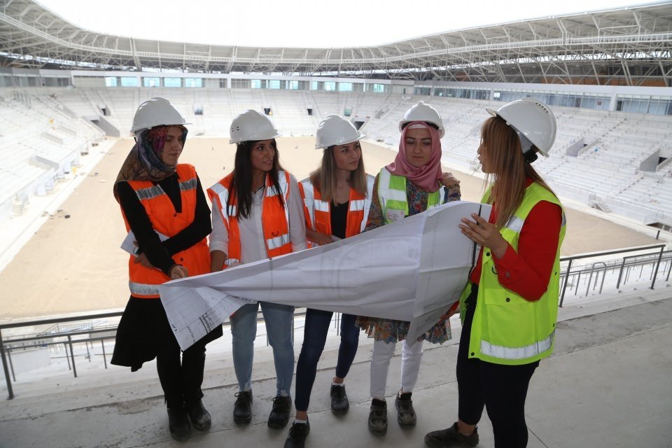 Yeni Ordu Stadı'na kadın eli değdi
