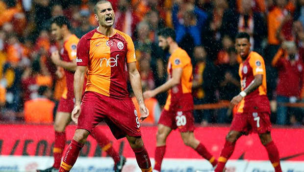 Galatasaray zirveyi kaptı !