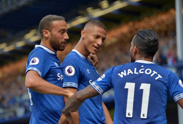 Cenk Tosun'a kötü haber ! Yedeğe çekiliyor...
