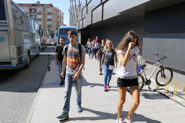 Bulgarlar Edirne'ye akın etti ! Her şeyden koli koli alıyorlar... - Resim: 4