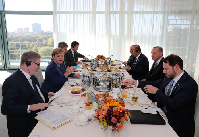 Eroğan ve Merkel kahvaltıda buluştu
