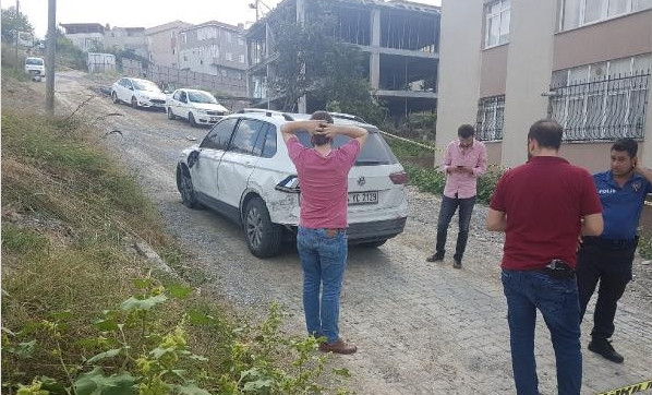 İstanbul'da silah sesleri; polis lüks aracı ateş açarak durdurabildi