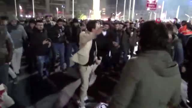 Taksim'de yılbaşı kutlamalarında tekmeli yumruklu kavga