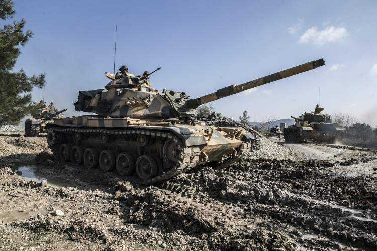 TSK'dan İdlib sınırında nefes kesen eğitim