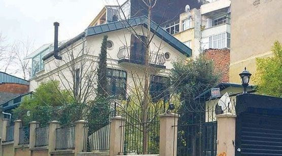 Athena Gökhan'dan satılık köşk ! Fiyatı dudak uçuklattı