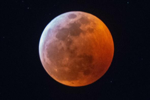 Kanlı Ay tutulmasından fotoğraflar