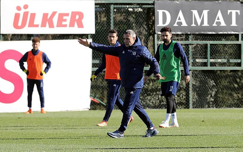 Fenerbahçe'de transfer bombaları patlamak üzere! 3 isim açıklanacak...