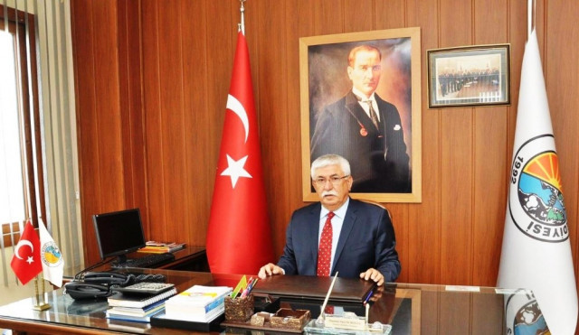 MHP'li belediye başkanı istifa etti - Resim : 1