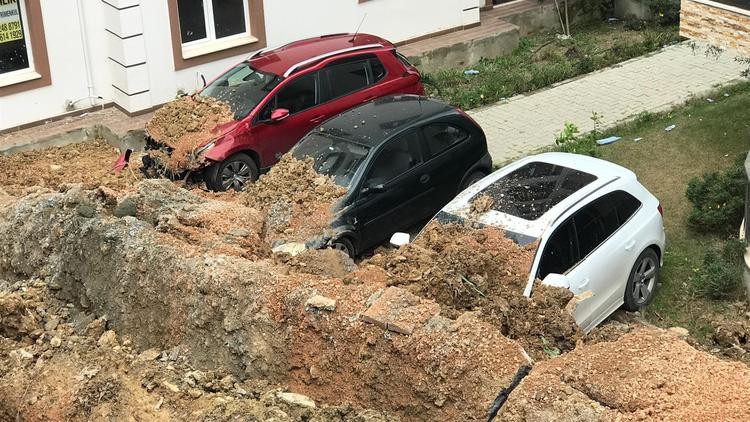 Faciadan dönüldü ! İstinat duvarı yıkıldı