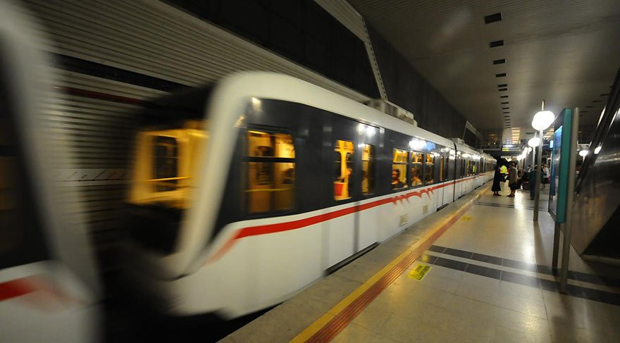 Metro arıza yaptı, İstanbul Metrosu durdu ! 