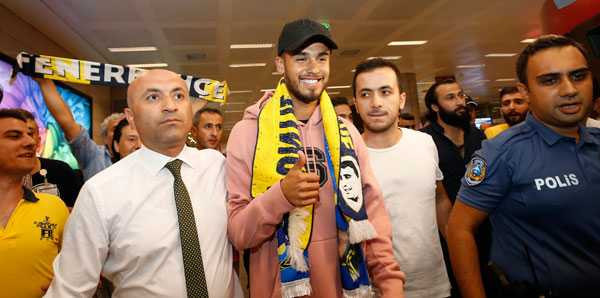 Fenerbahçe'de flaş ayrılık