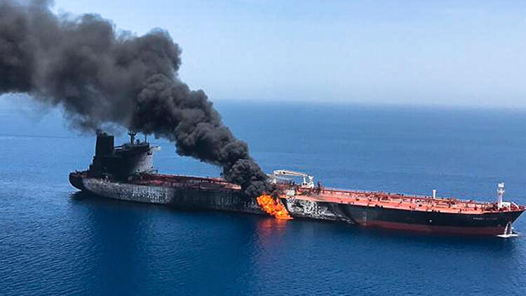 Kızıldeniz'de İran'a ait tanker vuruldu