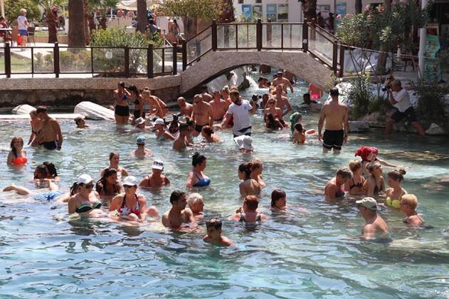 Turistler Türkiye'de o ilimize akın etti! Bu bir rekor