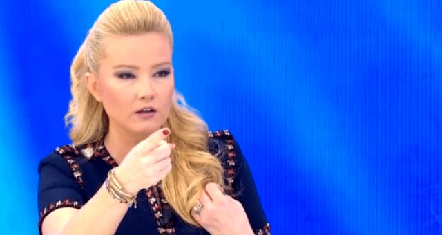 Eşinin hamile bıraktığı kadınla canlı yayında birbirine girdi