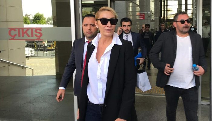 Sıla'nın 'Karanfil' şarkısı hakkında suç duyurusu