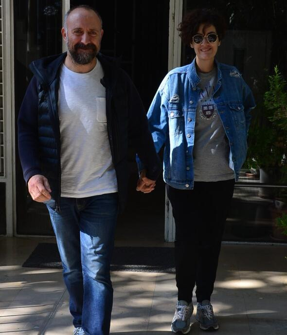 Bergüzar Korel ablası hakkında sessizliğini bozdu