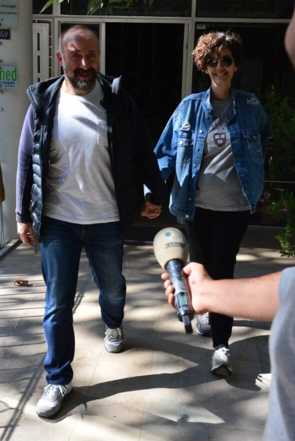 Bergüzar Korel ablası hakkında sessizliğini bozdu