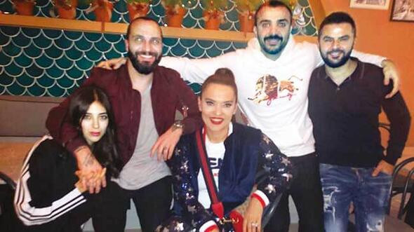 Kol saati Demet Akalın ile Berkay'ın arasını bozdu