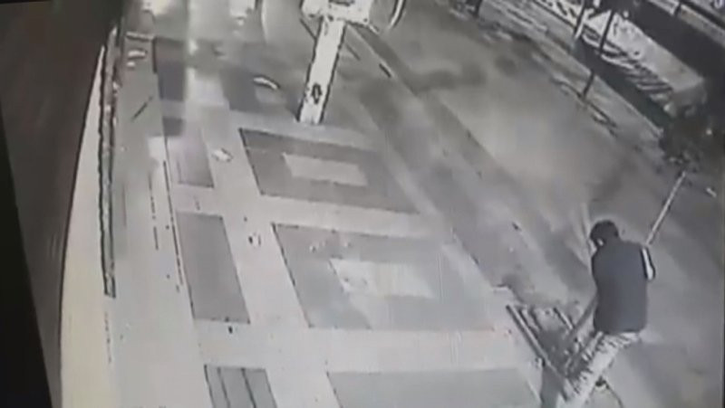 Küçükçekmece’de isyan ettiren görüntü! Dakikalarca…