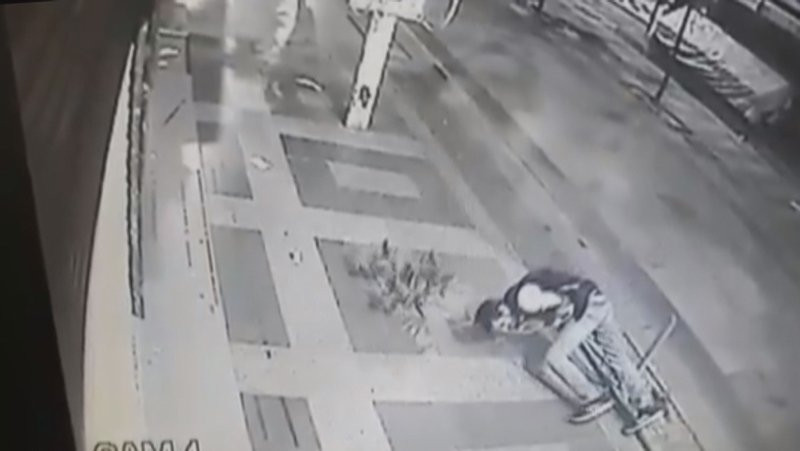 Küçükçekmece’de isyan ettiren görüntü! Dakikalarca…