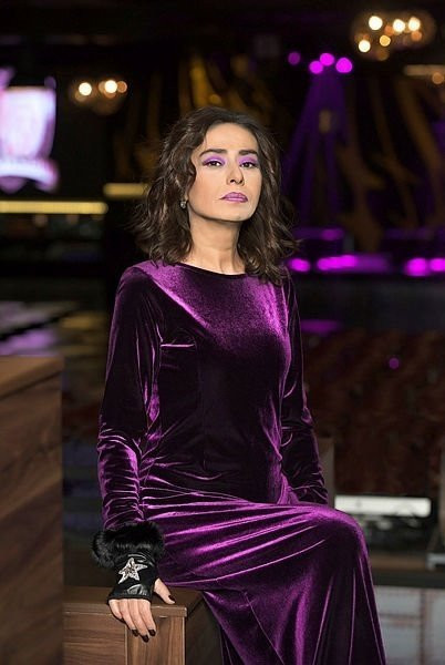 Yıldız Tilbe’nin kızı Sezen Burçin görenleri şok etti!