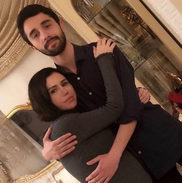 Pınar Altuğ kızı Su ile sosyal medyayı salladı
