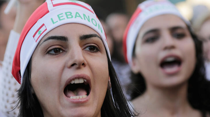 Lübnan'da milletvekili maaşları yarı yarıya azalacak