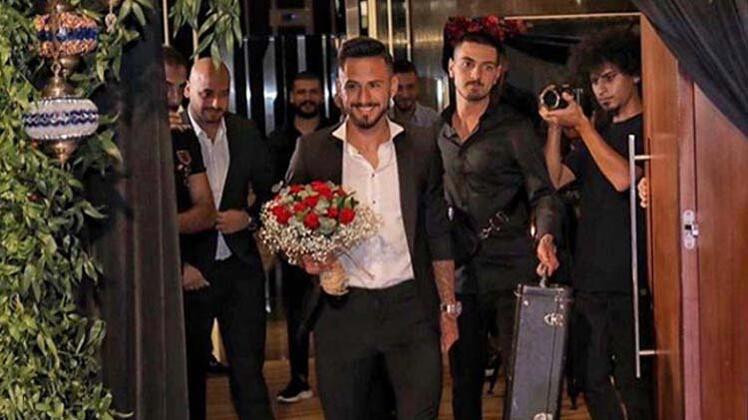 Selin Ciğerci kına gecesinden olay görüntüler