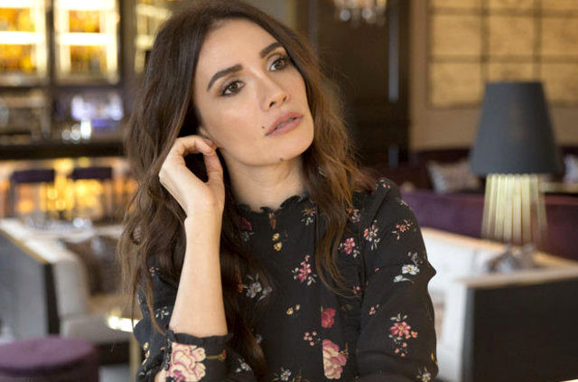 Songül Öden yeni imajıyla dikkat çekti