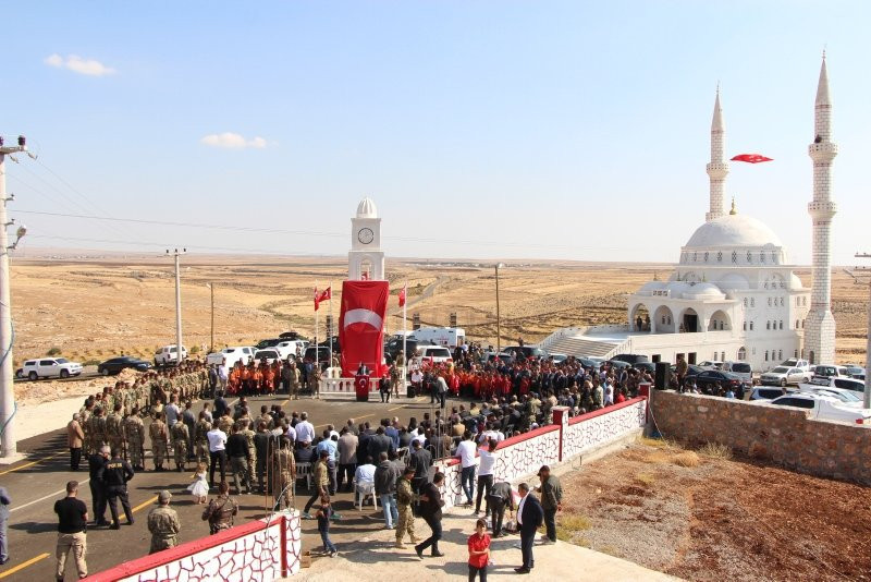 Şırnak'ta şehit edilen 5 güvenlik görevlisi için anıt