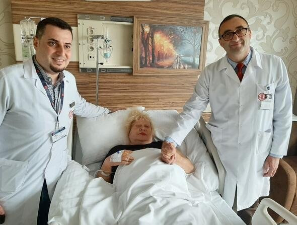 Usta sanatçı Muazzez Abacı sevenlerini korkuttu