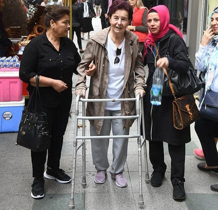 Fatma Girik dişini yuttu