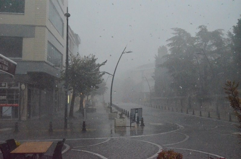 Kırklareli’de beklenen yağış başladı, İstanbul'a çok az kaldı!